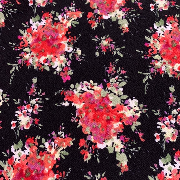 LuLaRoe Cassie pencil skirt. EUC. XL. Stretchy and super comfy. - Picture 2 of 3